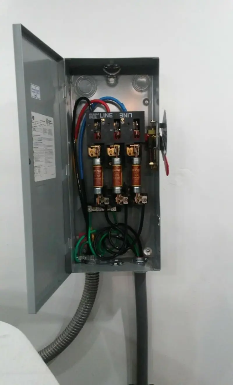 Three-phase disconnect switch installed for Smoke Detector Installation in Mount Dora